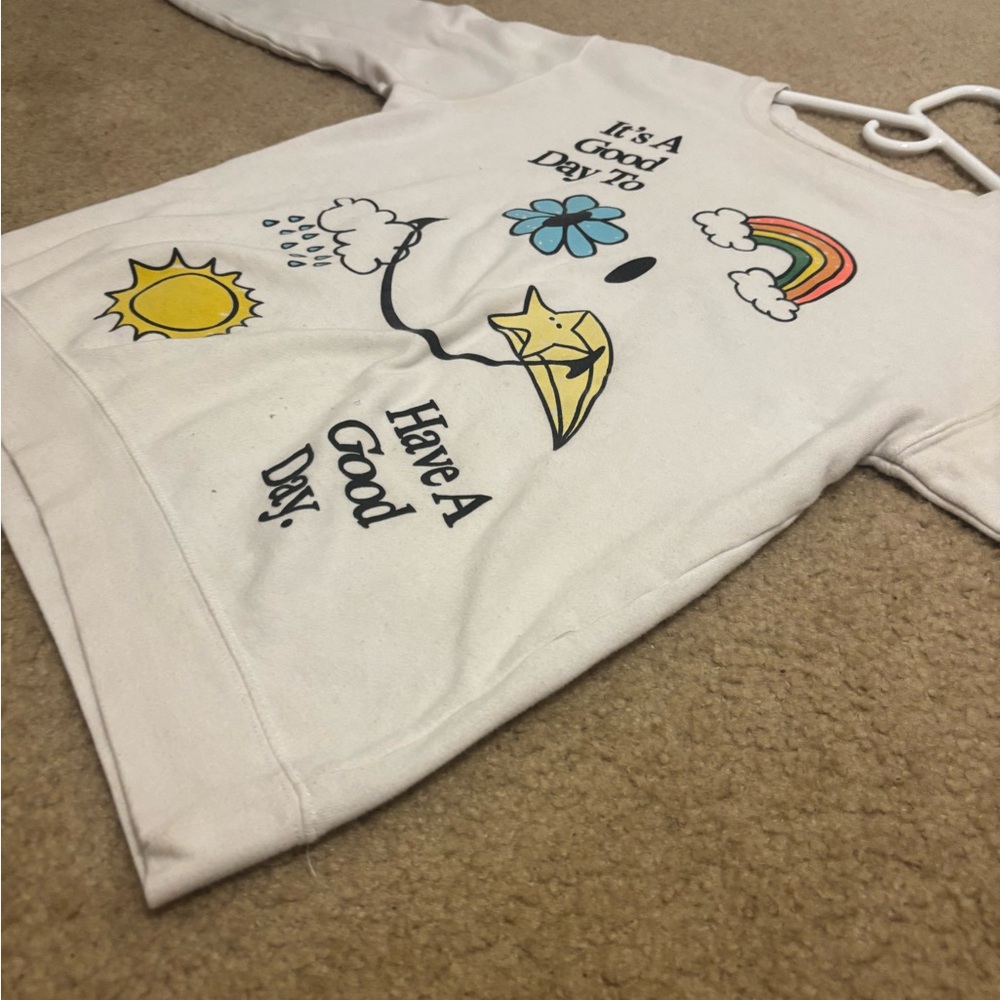 SMALL WHITE GRAPHIC CREWNECK (STREETWEAR)